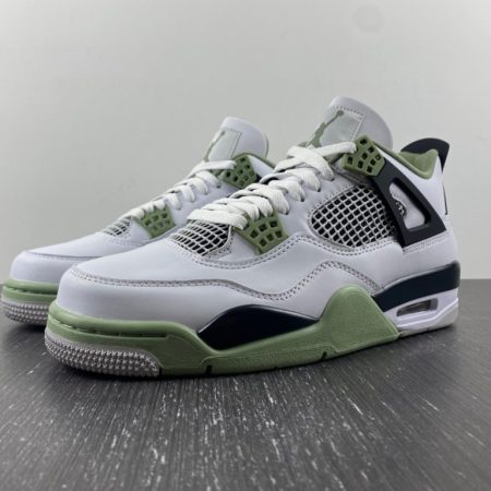 AIR JORDAN 4