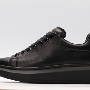 ALEXANDER MCQUEEN black oversized sneakers