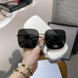 PRADA sunglass