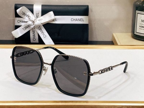 CHANEL glasses