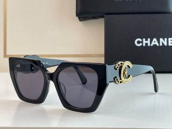 CHANEL glasses