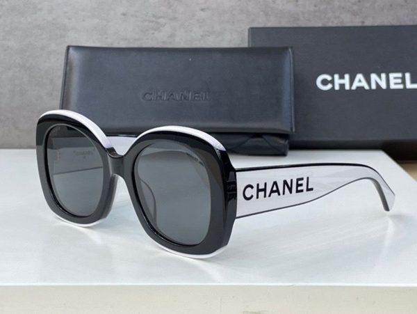 CHANEL glasses