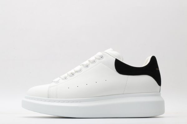 ALEXANDER MCQUEEN OVERSIZED SNEAKER Black